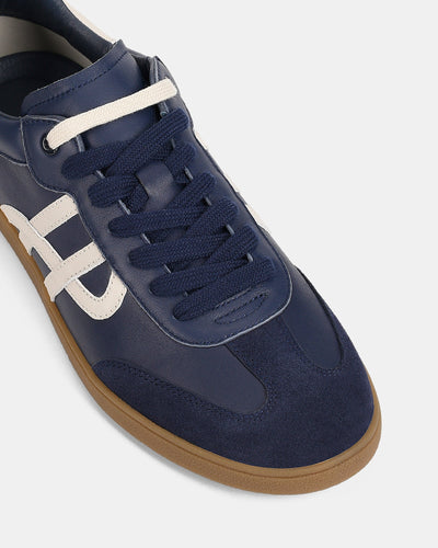 Trackside Sneaker Tiebreak